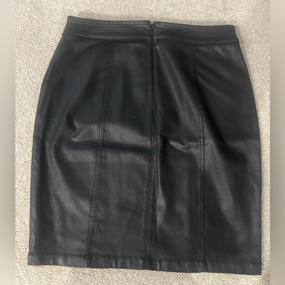 WHBM Faux Leather Skirt. Excellent condition!! - Picture 4 of 5
